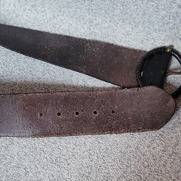 Fossil Vintage Black and Gold Leather Belt - Picture 4 of 11